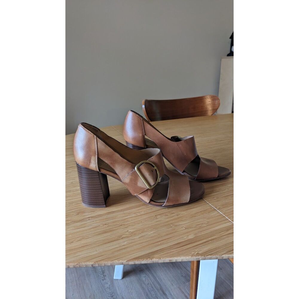 Franco Sarto Mirabel Block Heel Sandal w/ Gold Buckle Tan sz 9